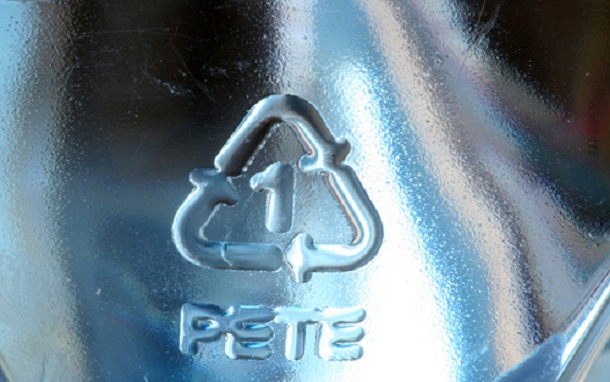 http://www.demotivateur.fr/article/bouteille-eau-recyclable-danger-infos-cul-toxique-emballage-5887