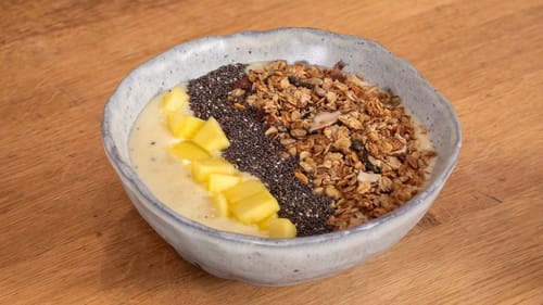 Smoothie bowl tropical protéiné