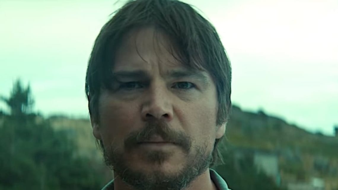 Josh Hartnett dans la série Below sur Netflix 