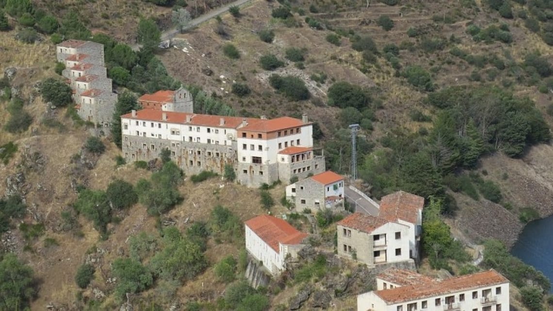 Le village abandonné