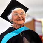 À 105 ans, elle décroche enfin son diplôme à la prestigieuse université de Stanford