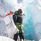 Les sherpas népalais ont profité de la crise sanitaire pour récupérer 2,2 tonnes de déchets dans l’Everest