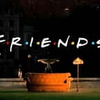 Le célèbre canapé de Friends n’est plus à New York mais à Paris !