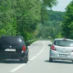 Voiture effectuant un dépassement