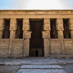 Plongez dans l'Égypte antique en visitant le temple d'Hathor, l'un des mieux conservés du monde