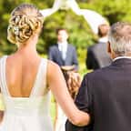 Il impose à sa fille de faire un mariage entièrement végan, elle décide de ne plus l’inviter