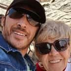 À 80 ans, cette retraitée s’est mariée avec un homme de 35 ans qu’elle a rencontré sur Facebook