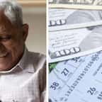 Une homme âgé souriant qui consulte son téléphone / ticket de loterie