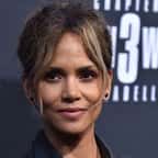 Halle Berry : l’actrice abandonne son rôle de transgenre et présente ses excuses
