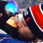 La photo de ce baiser à la fin de l'épreuve de slopestyle des JO de Pyeongchang a fait le tour du monde
