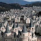 Cette ville composée de 580 châteaux de coûté plus de 200 millions de dollars... elle est aujourd'hui complètement à l'abandon