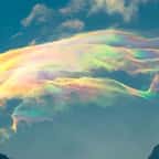 Une photographe capture un nuage extraordinaire au-dessus d’un sommet de Sibérie