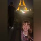 Pour son anniversaire, un papa fait croire à sa fille qu’elle a allumé la Tour Eiffel, la vidéo fait le buzz