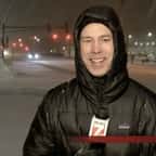Forcé de couvrir un blizzard, un reporter devient viral avec ses plaintes répétées à l’antenne