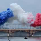 Photo du pont d’Austerlitz aux couleurs de la France