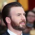 Chris Evans (Captain America) dévoile par erreur un cliché de son sexe sur Instagram