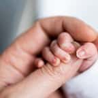 Une femme accouche dans le métro parisien, son bébé reçoit un cadeau surprenant