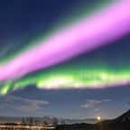 En Norvège, de magnifiques aurores boréales roses très rares ont illuminé le ciel de Tromsø
