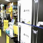Après avoir réussi à acheter 200 Playstation 5, un américain a déjà gagné plus de 30 000 euros en une semaine en les revendant