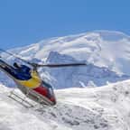 Un h&eacute;licopt&egrave;re de sauvetage sur l'Everest