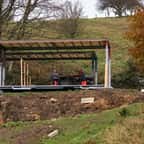La maison construite par Carwyn Owen et Megan à partir de deux caisses de camions, à Welshpool, au pays de Galles