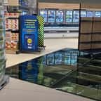 À Dublin, un sol en verre dans un supermarché Lidl permet de découvrir des ruines Vikings du 11ème siècle 
