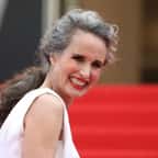 Assumer ses cheveux gris, la nouvelle tendance positive que les stars s'approprient