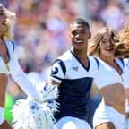 Pour la première fois, des cheerleaders hommes participeront au show du Super Bowl