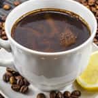 Perdre du poids : cette tendance TikTok qui consiste à mélanger du citron et du café pourrait être dangereuse !