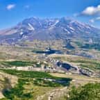 Le mont Saint Helens et sa plaine de pierre ponce, dans l'État de Washington