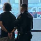 Capture d'écran montrant l'arrestation de Matthew Ware