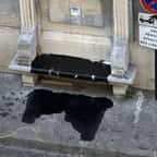 Le banc recouvert d'huile