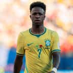 Le footballeur Vinicius Jr. sur un terrain de foot