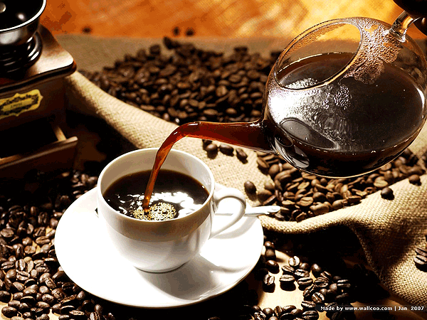1182594547 1024x768 pouring coffee - Senenews - Actualité au Sénégal, Politique, Économie, Sport