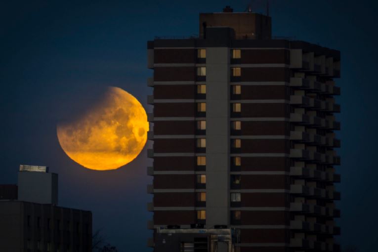 La Super Lune bleue de sang en photos : les plus beaux clichés d'un phénomène extraordinaire ! Par Hugo N. Montreal%20-%20DJAlexDelmar