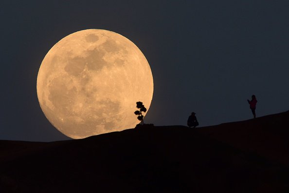 La Super Lune bleue de sang en photos : les plus beaux clichés d'un phénomène extraordinaire ! Par Hugo N. Inconnu2-luisagibsonxo