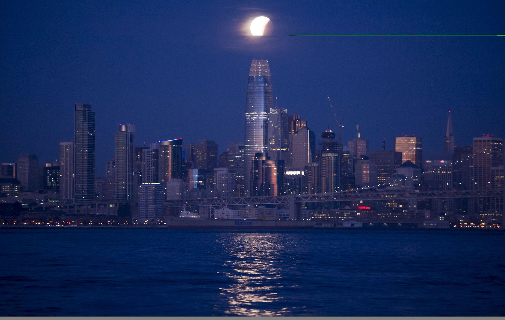La Super Lune bleue de sang en photos : les plus beaux clichés d'un phénomène extraordinaire ! Par Hugo N. San%20Francisco%20-%20Josh%20Edelson