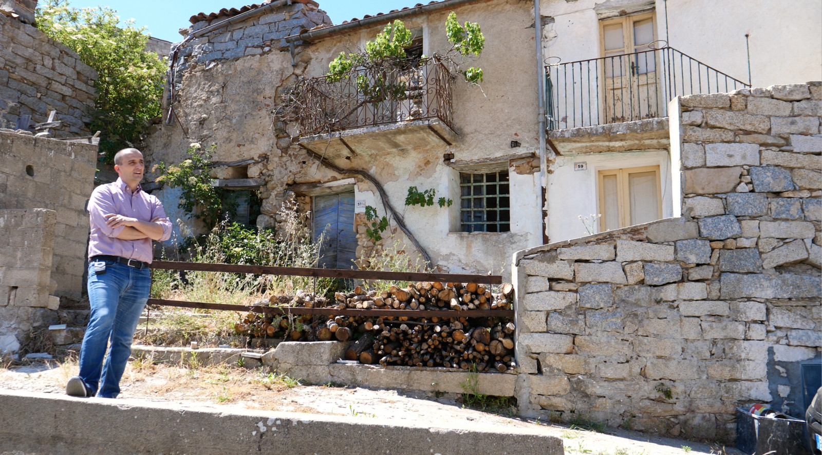 Italie : des maisons en pierre à 1 euro en vente dans un petit village de Sardaigne ! Par Clément P.                     Persgroep