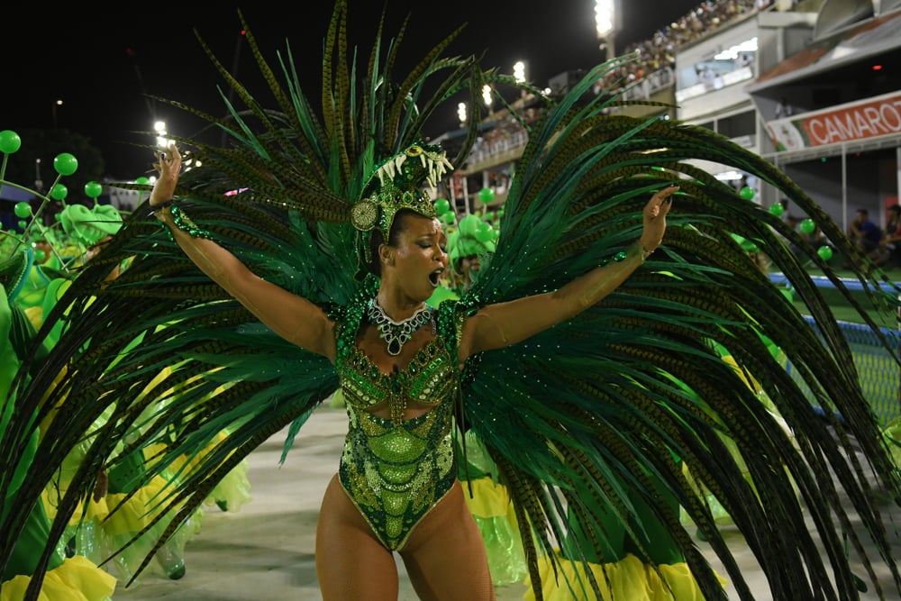 30 photos des festivités du carnaval de Rio qui vient de s'achever, preuve que c'est à faire au moins une fois dans sa vie ! Par Pauline M. (+Vid.61mn sur Bidfoly.com)                       Shutterstock_1023309334
