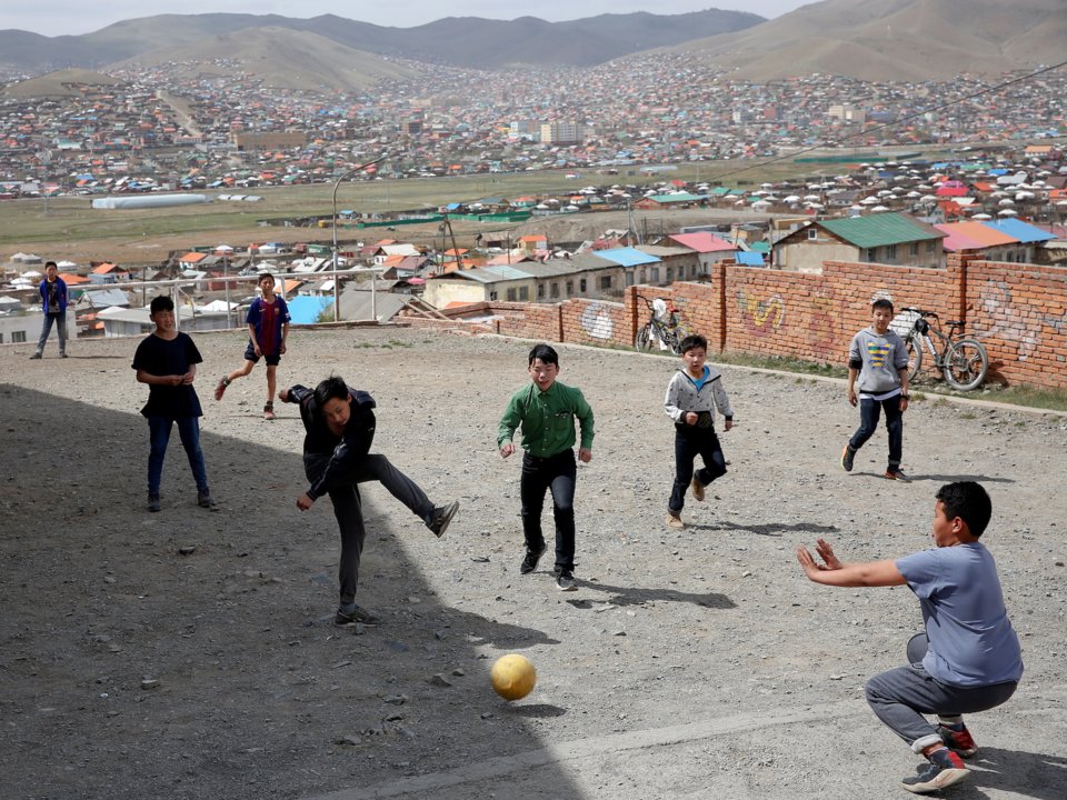 18 photographies pour réaliser la popularité extraordinaire du football dans le monde ! Par  Clément P. ReutersB.Rentsendorj