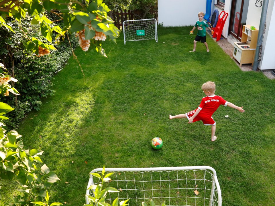 18 photographies pour réaliser la popularité extraordinaire du football dans le monde ! Par  Clément P. ReutersLeonhardFoeger