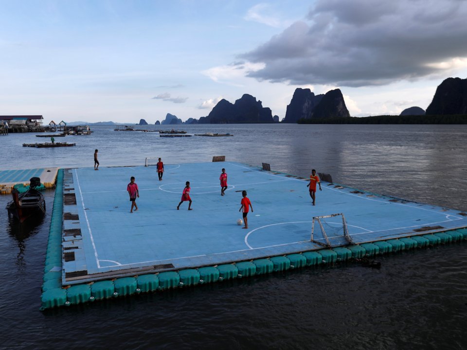18 photographies pour réaliser la popularité extraordinaire du football dans le monde ! Par  Clément P. ReutersSoeZeyaTun