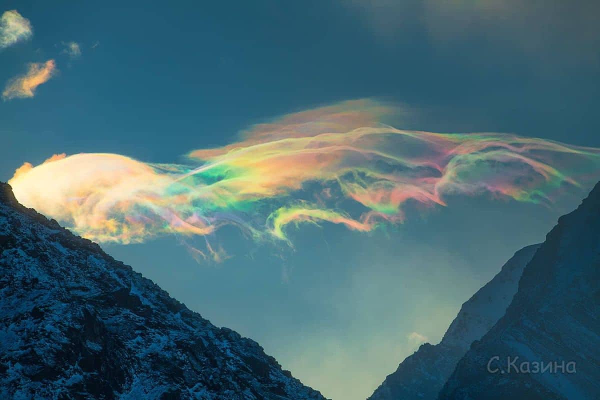 Sibérie : une photographe capture un nuage arc-en-ciel extraordinaire Siberia-clouds-svetlana-kazina-2