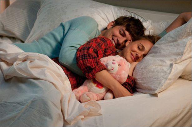 Ces 5 Astuces Pour Dormir Avec Votre Moitié Sont Géniales Et Vous