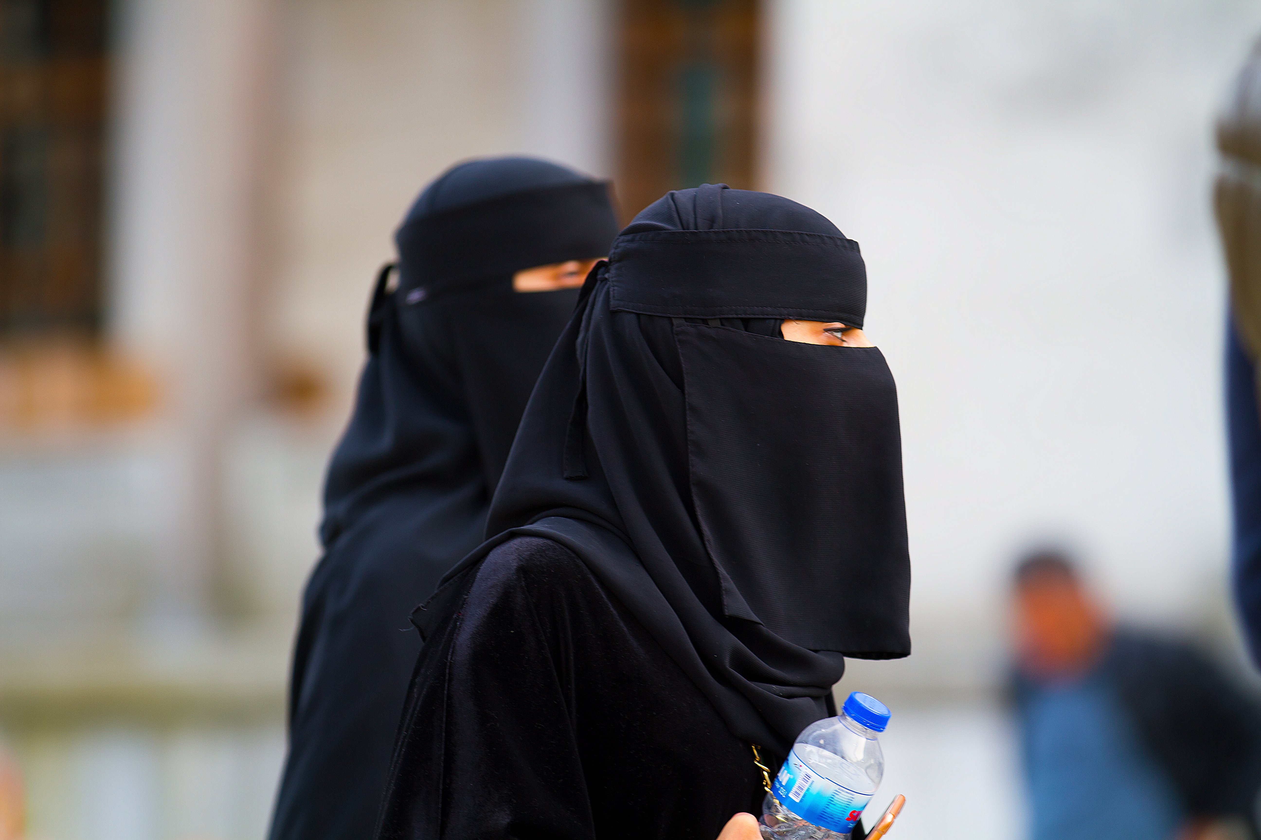 L ONU veut contester l interdiction du port de la burqa  en 