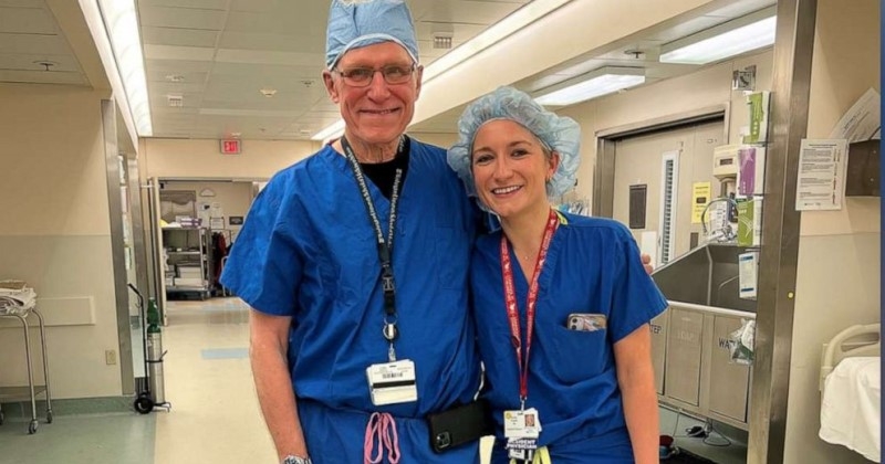 Un père et sa fille, tous les deux médecins, ont travaillé ensemble sur la même opération cardiaque