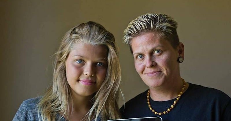 Le fils devenu fille, la mère devient père après leur coming-out transgenre