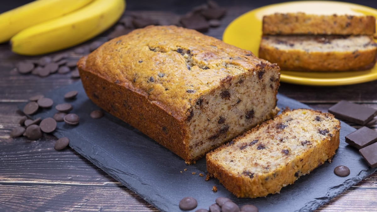 Goûter healthy et ultra-gourmand : un banana bread sans oeuf qui fera fondre toutes les papilles
