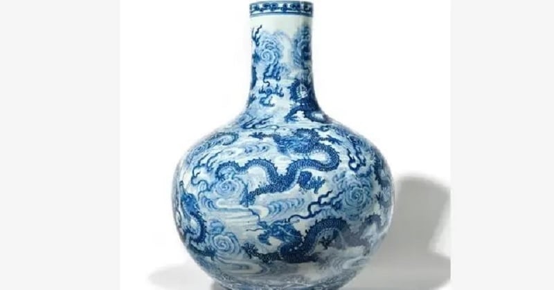 Estimé à 2000 euros, ce vase chinois en porcelaine s'est vendu à... 9 millions aux enchères