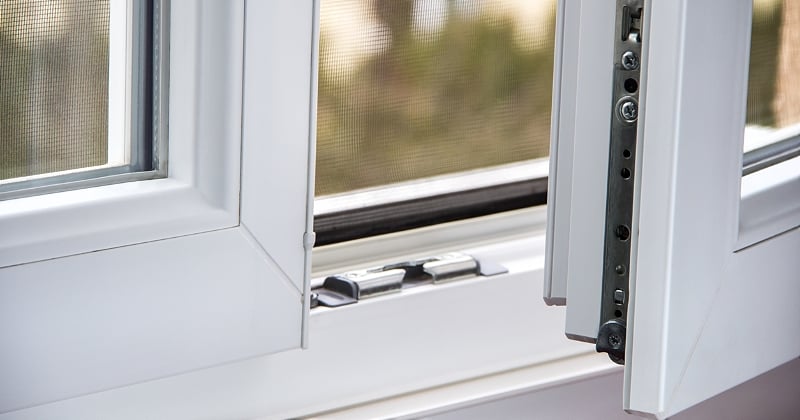 Astuce : voici comment passer vos fenêtres en mode hiver et faire baisser sa facture d'électricité